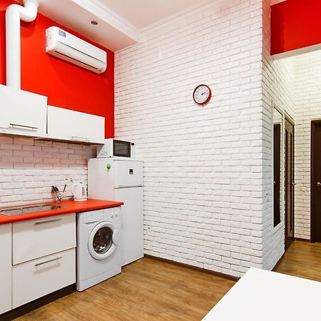Modern Apartment In The City Center In A New Building 敖德萨 外观 照片