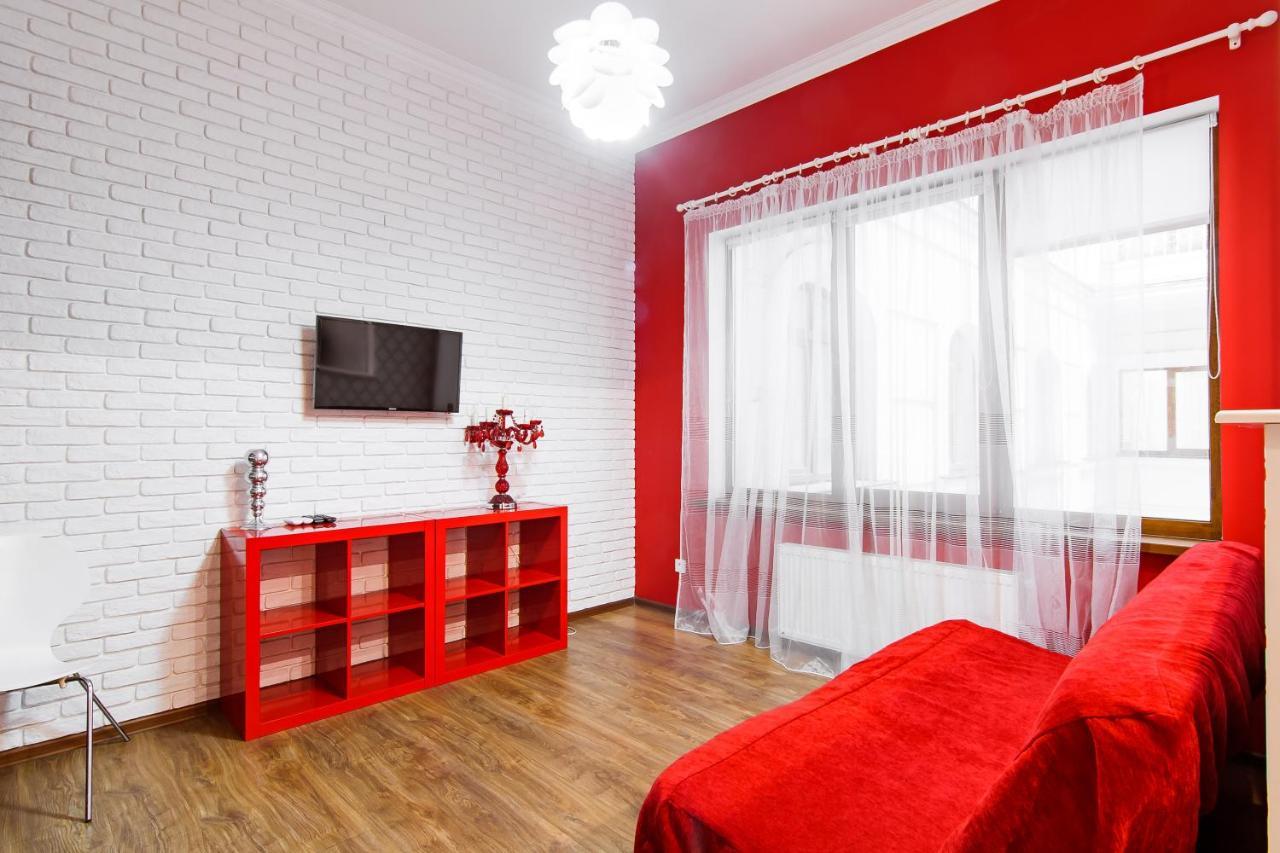 Modern Apartment In The City Center In A New Building 敖德萨 外观 照片