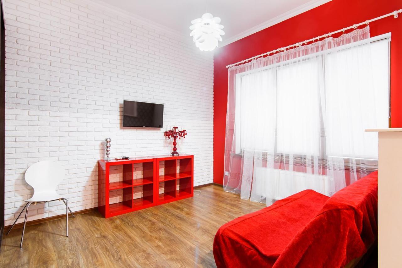 Modern Apartment In The City Center In A New Building 敖德萨 外观 照片